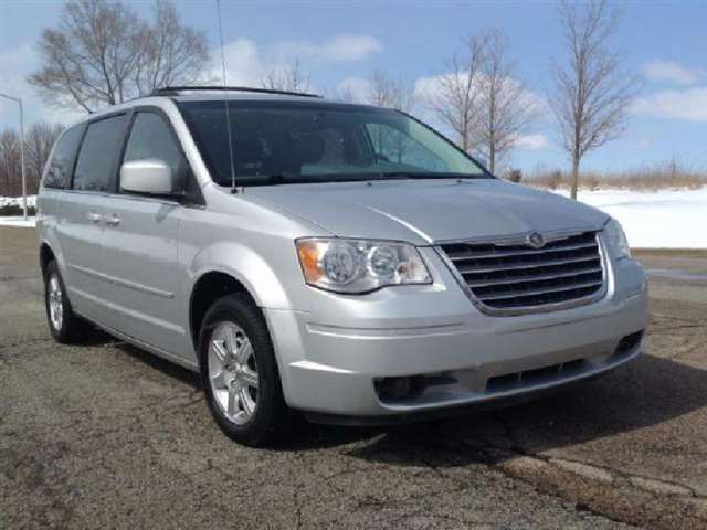 2008 Chrysler Town and Country Touring 4dr Mini-Van